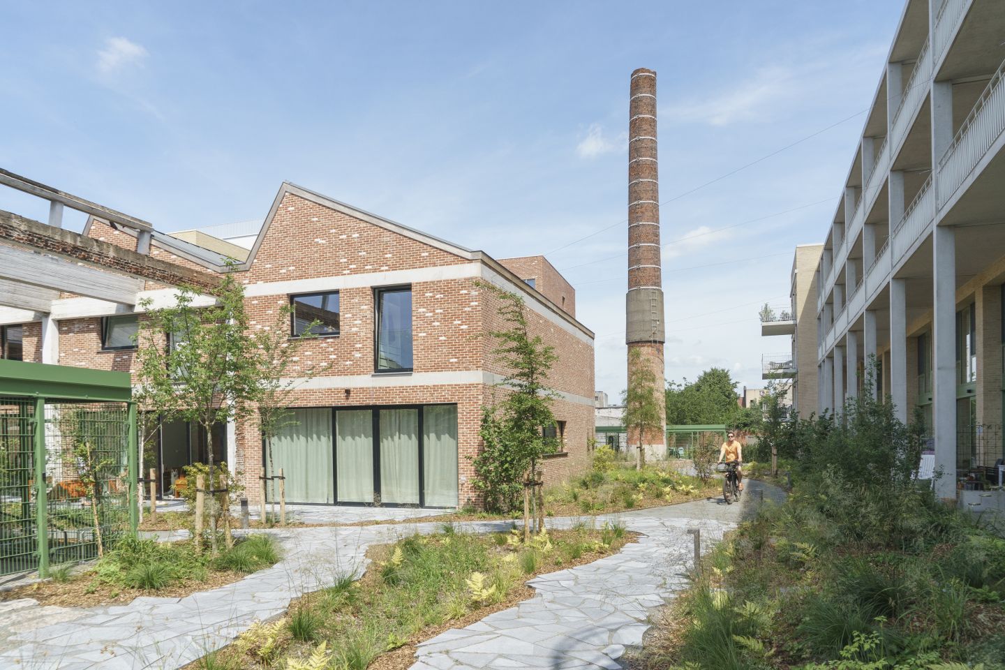 Onze coöperanten engageren zich graag voor projecten waarin plant, dier en mens respectvol benaderd worden.